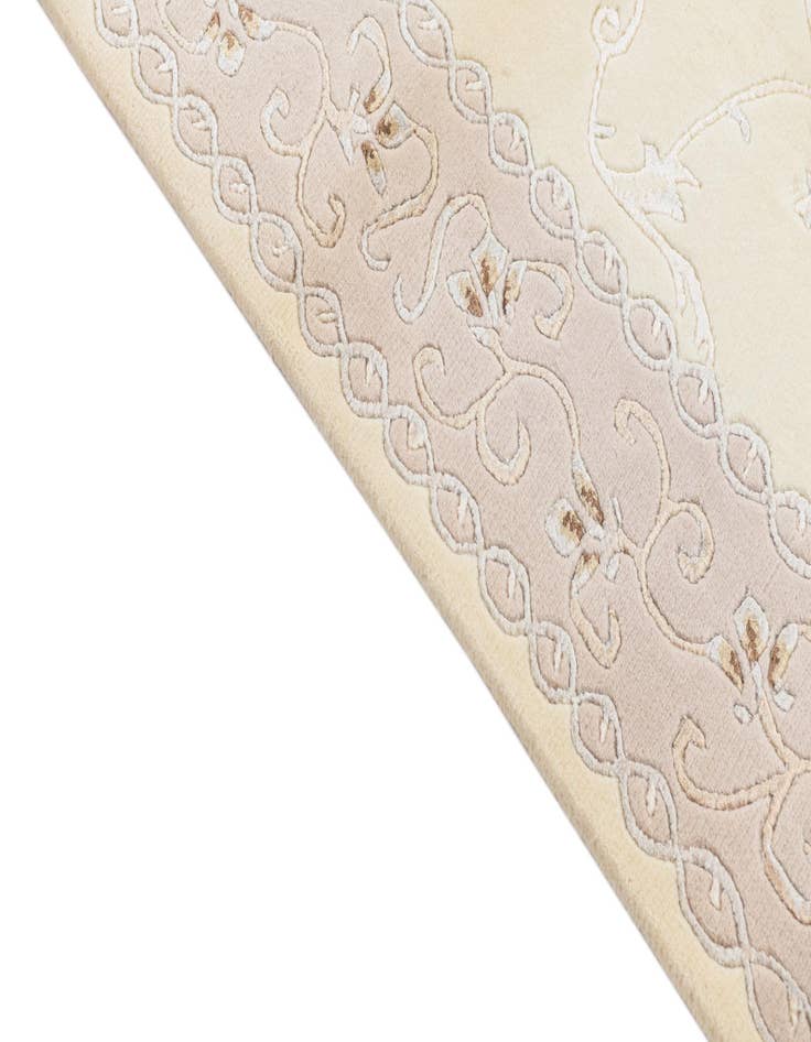 Detail image of  2' 11 x 4' 11  Hand Knotted Darya Wool Rug