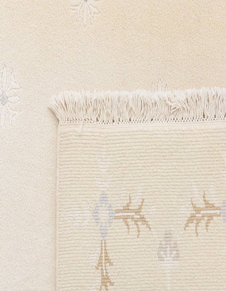 Detail image of  5' 7 x 8' Darya Rug