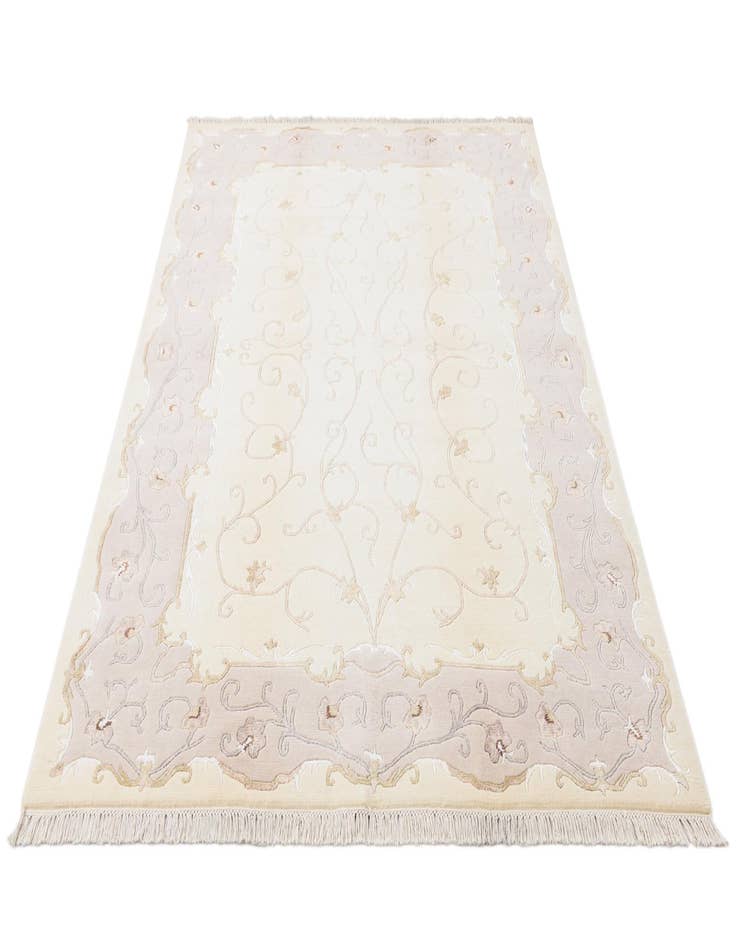 Detail image of  5' 7 x 8' Darya Rug