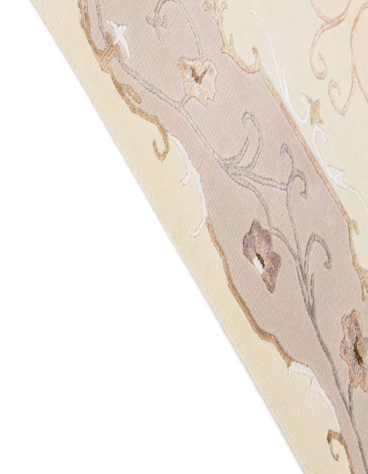 Detail image of  5' 7 x 8' Darya Rug