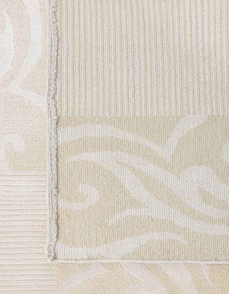 Detail image of  3' 11 x 6'  Hand Knotted Darya Wool Rug