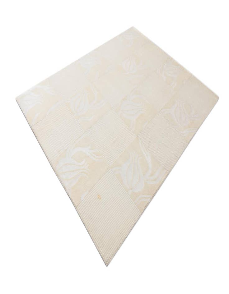 Detail image of  5' 7 x 8'  Hand Knotted Darya Wool Rug