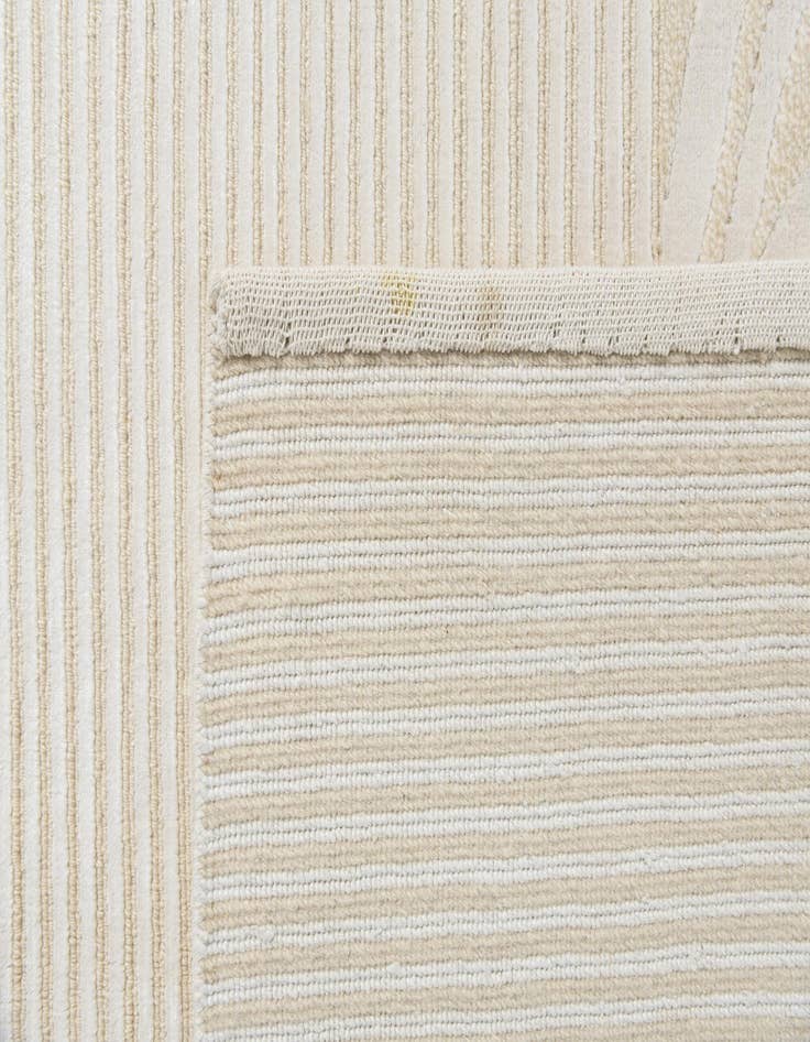 Detail image of  5' 7 x 8'  Hand Knotted Darya Wool Rug