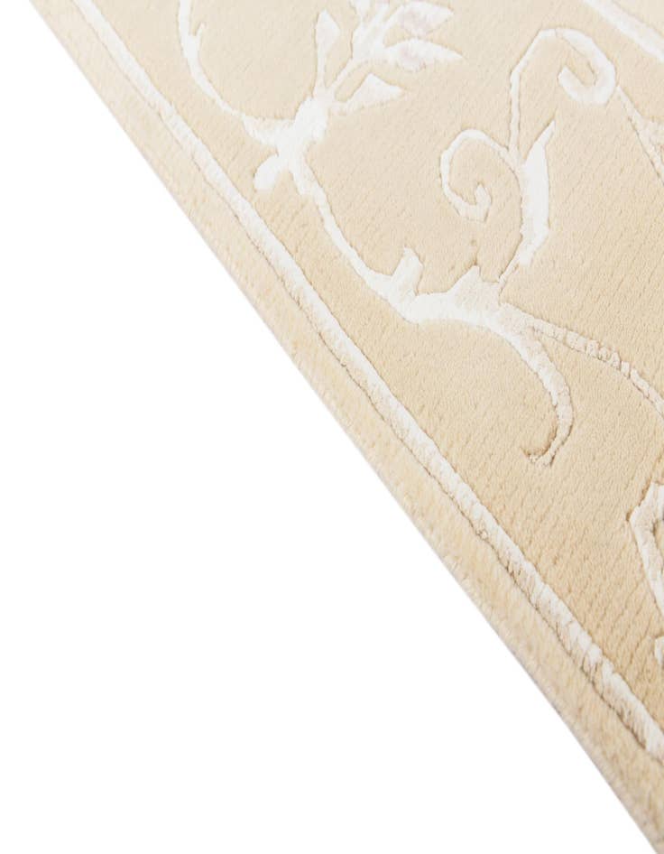 Detail image of  2' 7 x 4' 10  Hand Knotted Darya Wool Rug