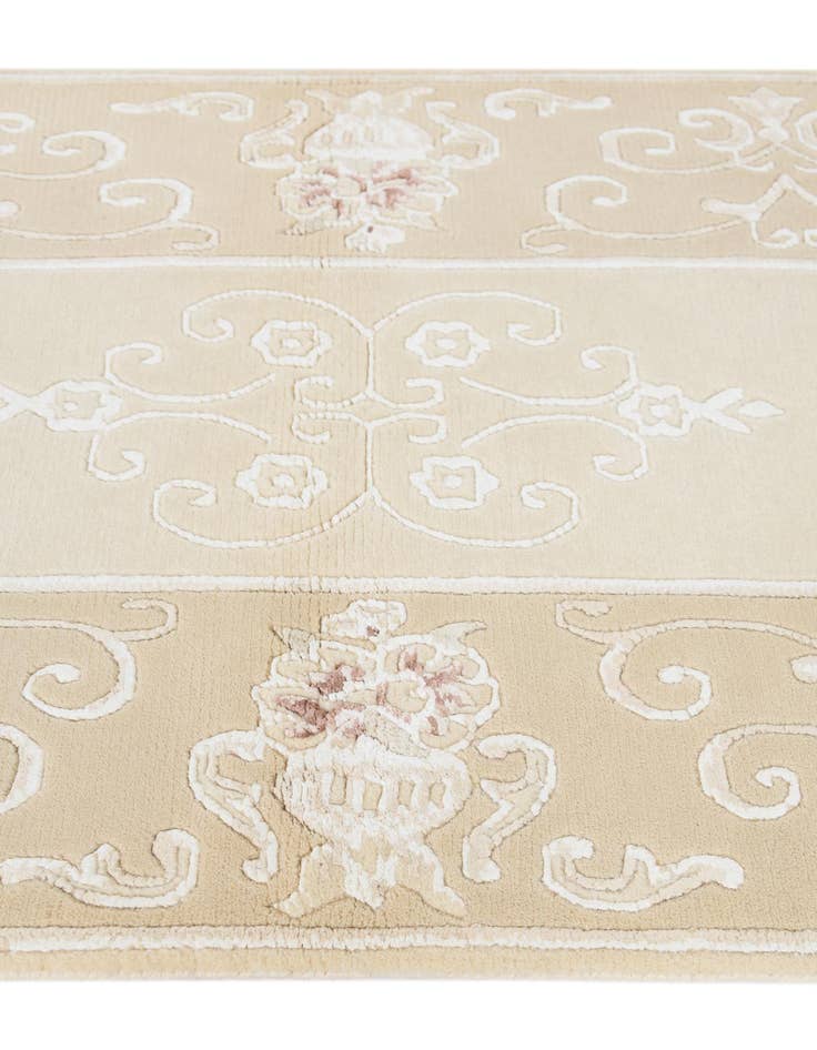 Detail image of  2' 8 x 4' 9  Hand Knotted Darya Wool Rug