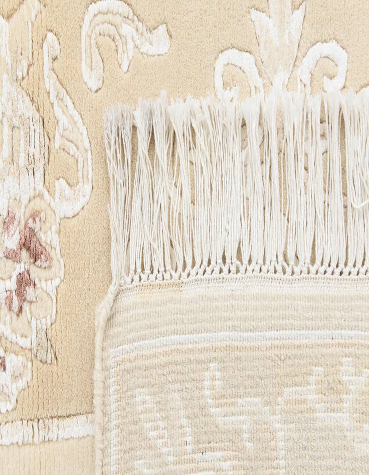 Detail image of  2' 8 x 4' 9  Hand Knotted Darya Wool Rug