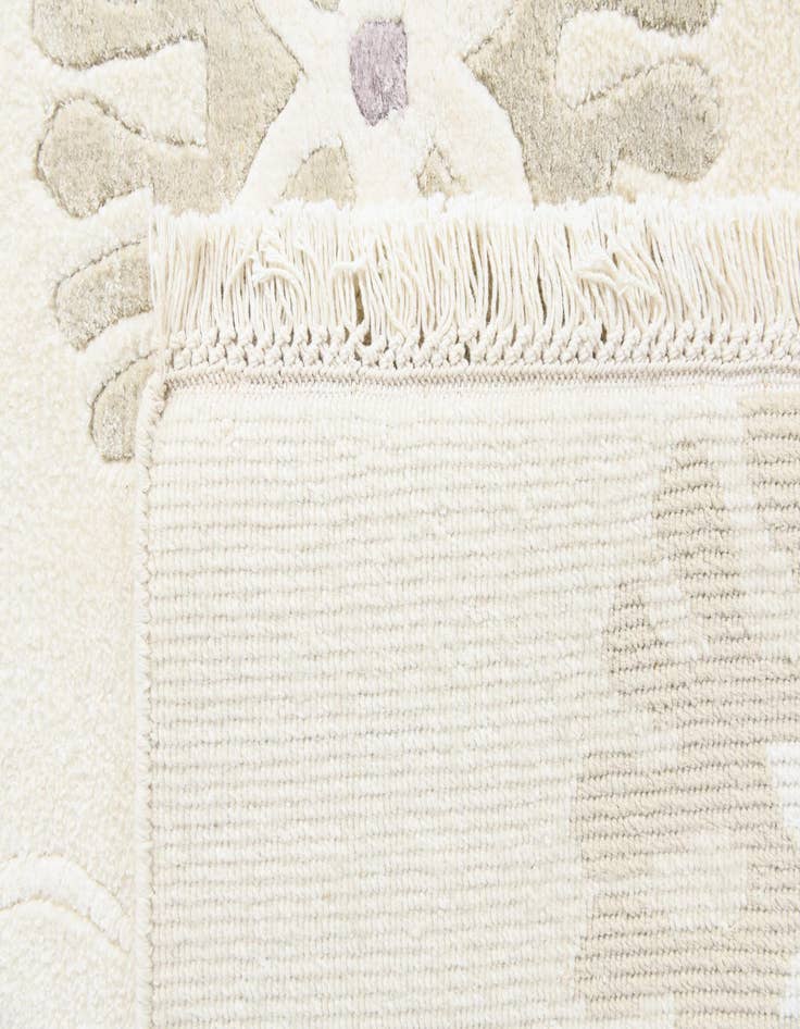 Detail image of  5' 6 x 8'  Hand Knotted Darya Wool Rug