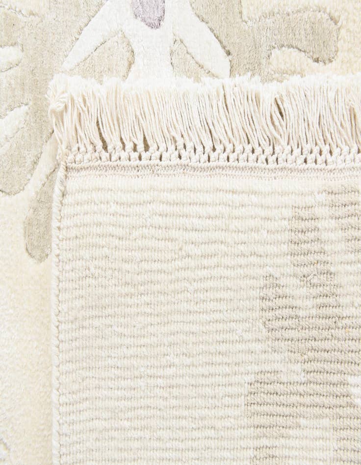 Detail image of  5' 5 x 8'  Hand Knotted Darya Wool Rug