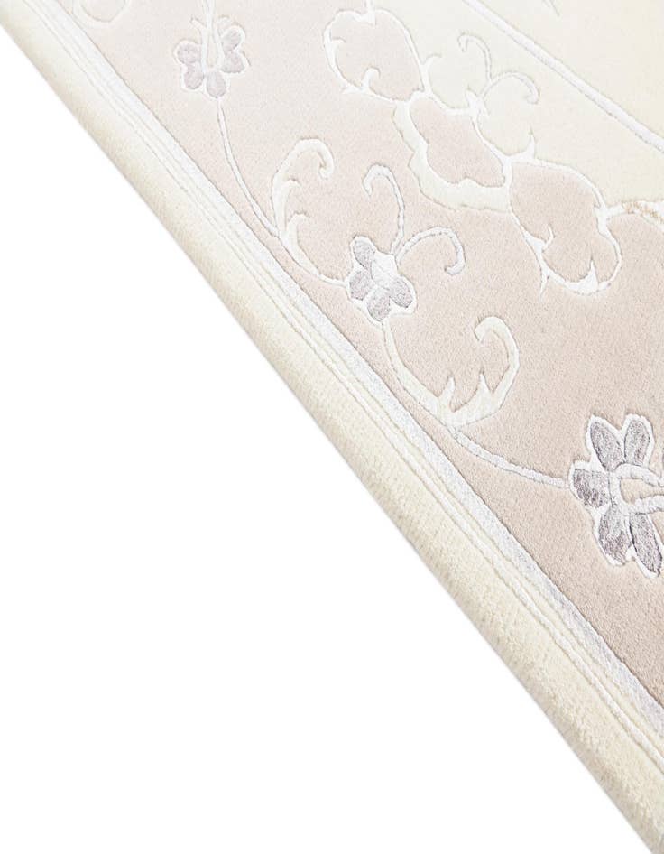 Detail image of  5' 7 x 8' 2  Hand Knotted Darya Wool Rug