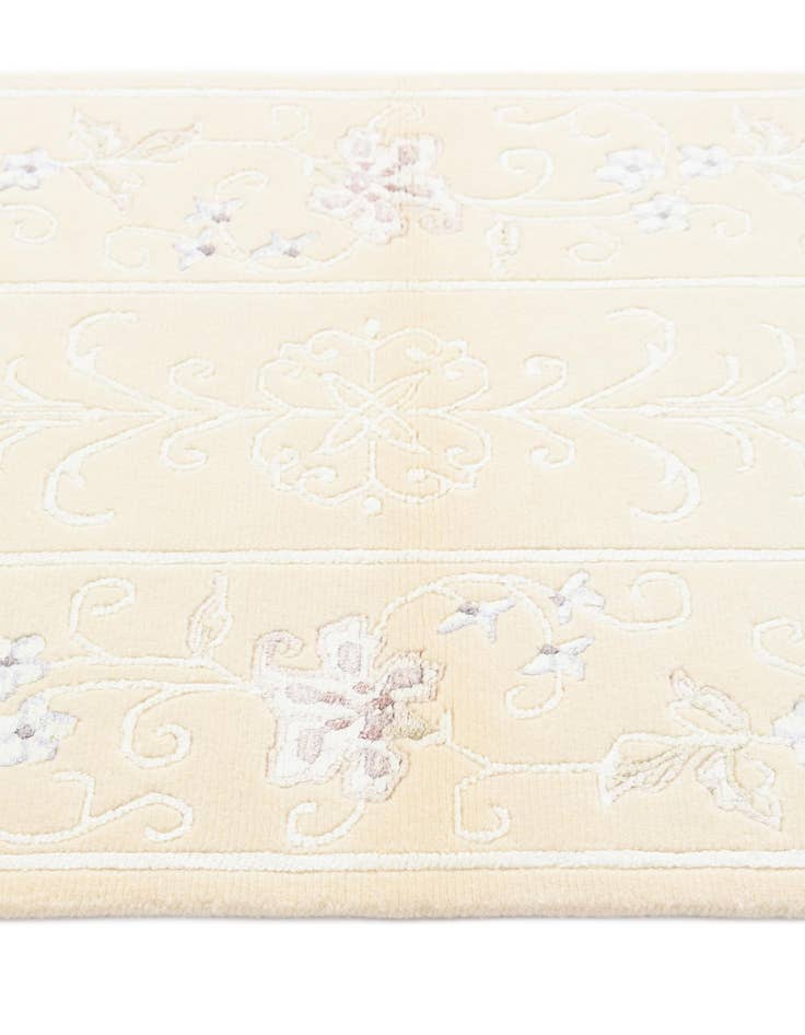 Detail image of  2' 7 x 4' 6  Hand Knotted Darya Wool Rug