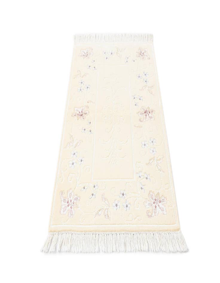 Detail image of  2' 7 x 4' 7  Hand Knotted Darya Rug