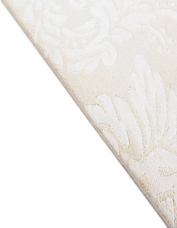 Detail image of  5' 9 x 8' Darya Rug