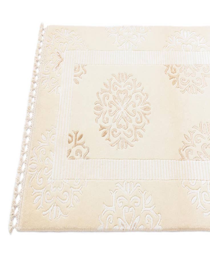 Detail image of  2' 7 x 4' 7  Hand Knotted Darya Wool Rug