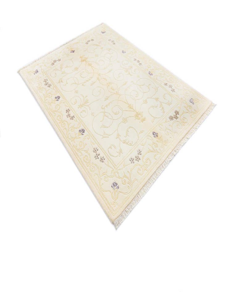 Detail image of  4' 11 x 6' 7  Hand Knotted Darya Rug