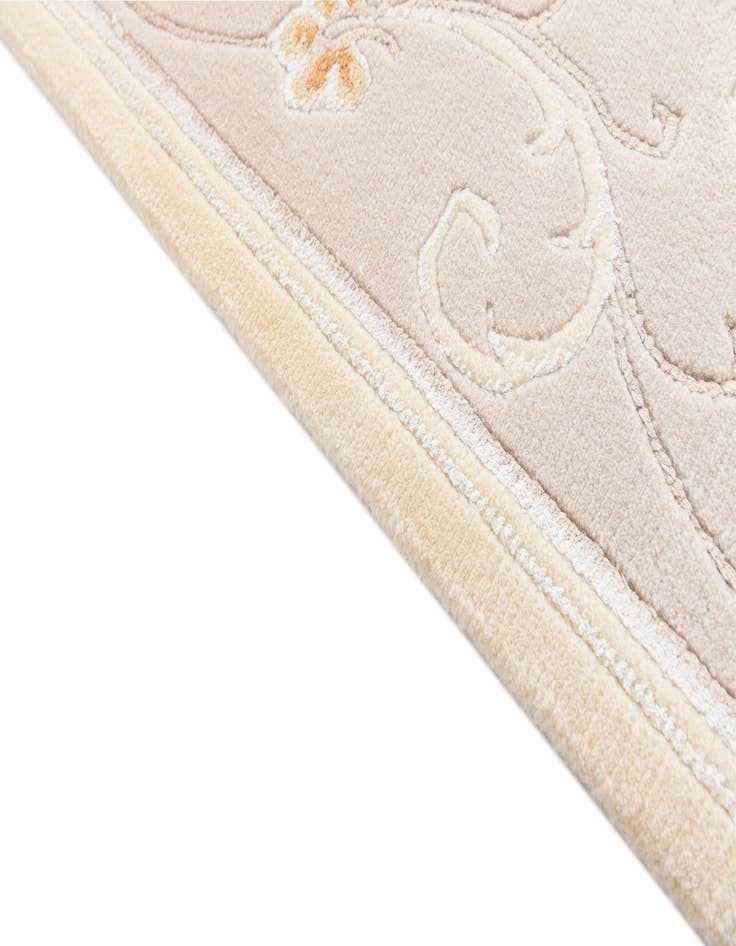 Detail image of  5' 8 x 7' 9 Darya Rug