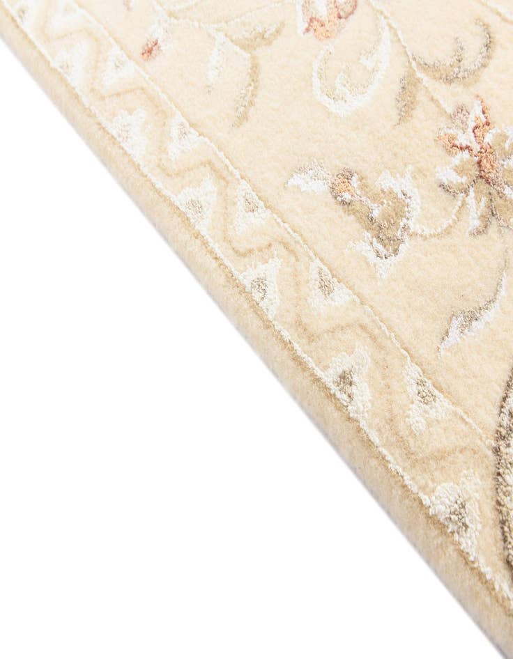 Detail image of  5' 9 x 7' 10 Darya Rug