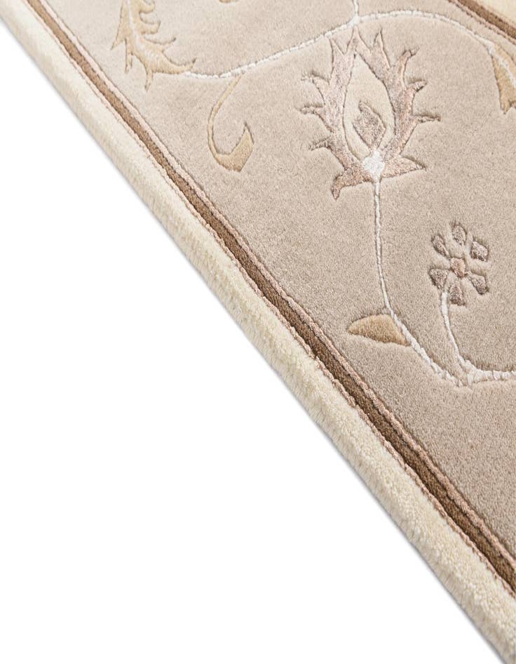 Detail image of  5' 10 x 8' Darya Rug