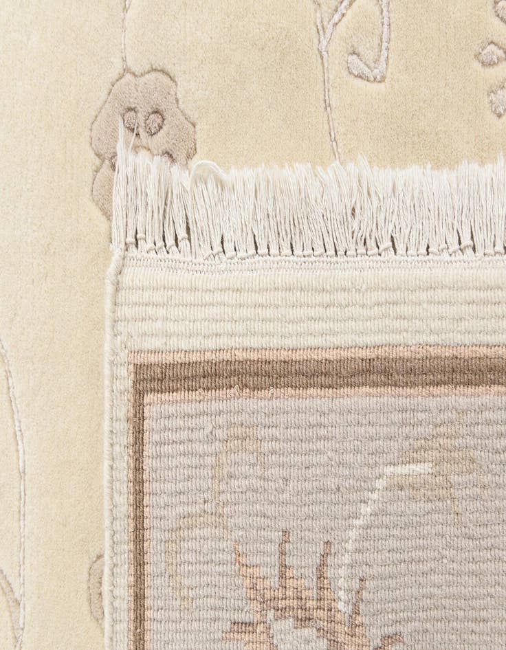 Detail image of  5' 10 x 8' Darya Rug