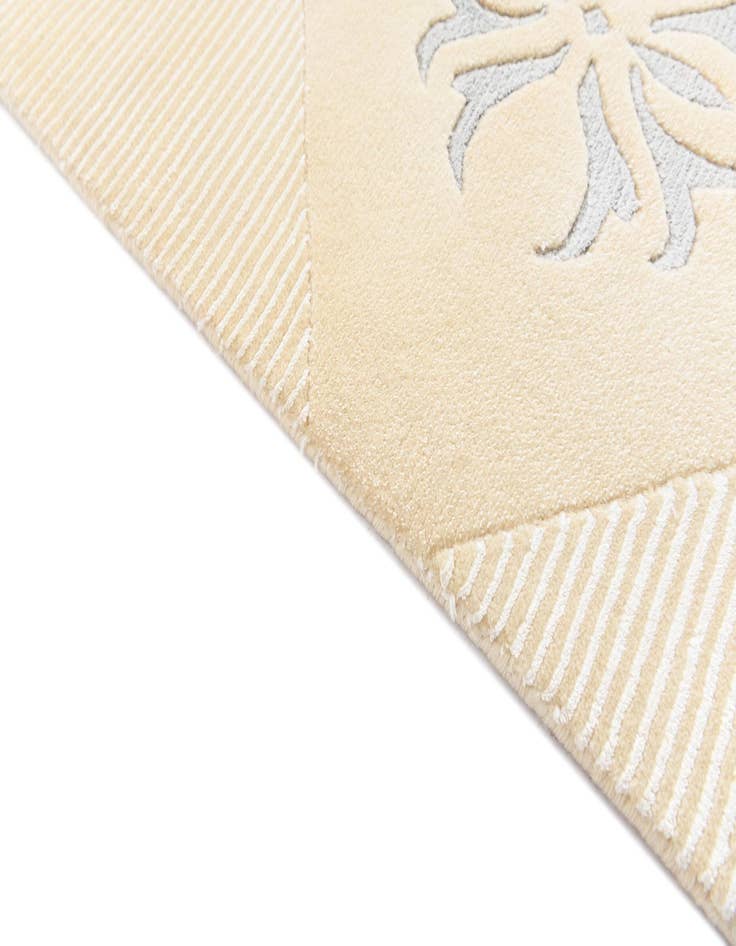 Detail image of  6' 7 x 9' 10  Hand Knotted Darya Wool Rug