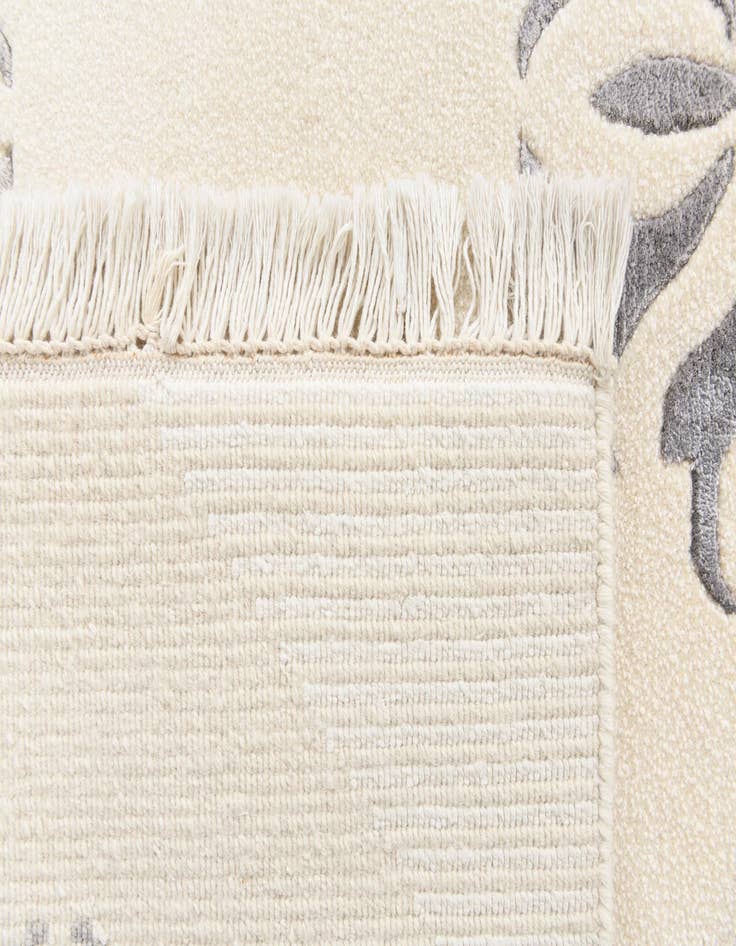 Detail image of  6' 7 x 9' 10  Hand Knotted Darya Wool Rug