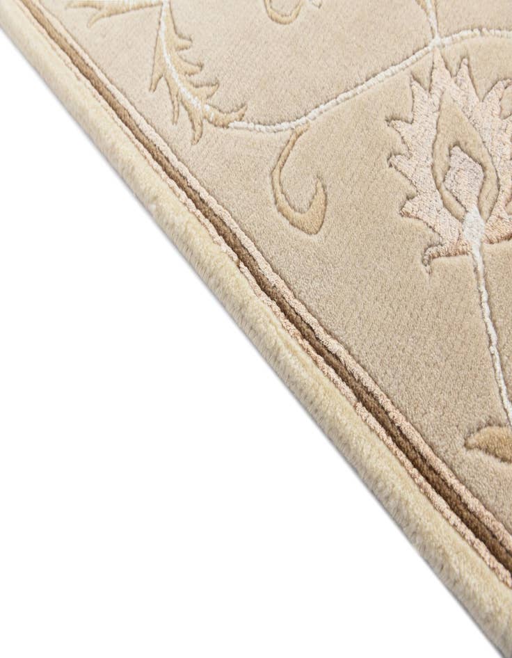 Detail image of  5' 8 x 7' 10  Hand Knotted Darya Rug