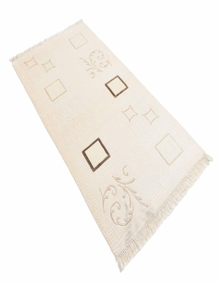 Detail image of  2' 8 x 4' 11  Hand Knotted Darya Rug