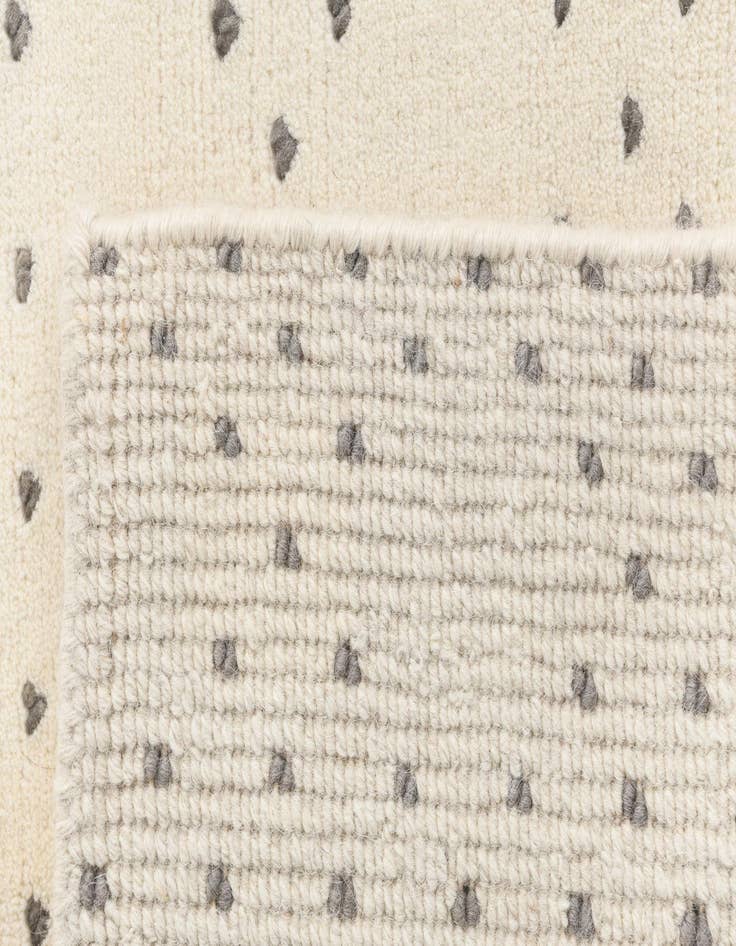 Detail image of  5' 7 x 7' 11 Darya Rug