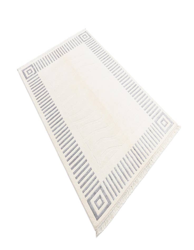 Detail image of  4' x 6' Darya Rug