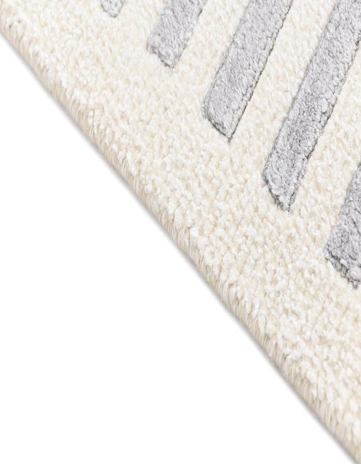 Detail image of  4' x 6' Darya Rug