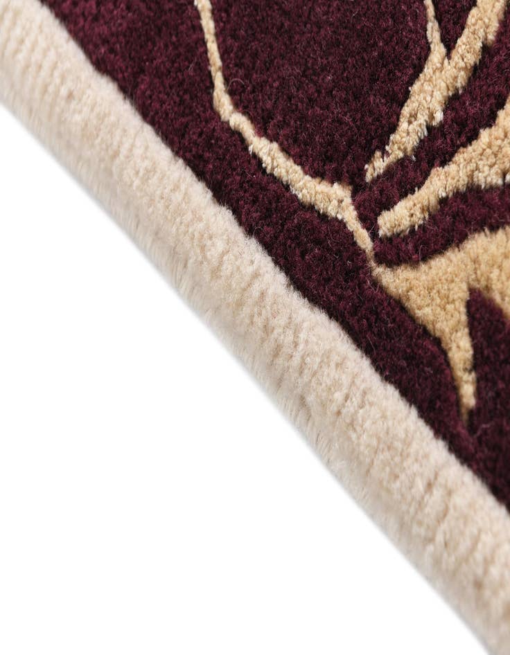 Detail image of  4' 7 x 6' 8 Darya Rug