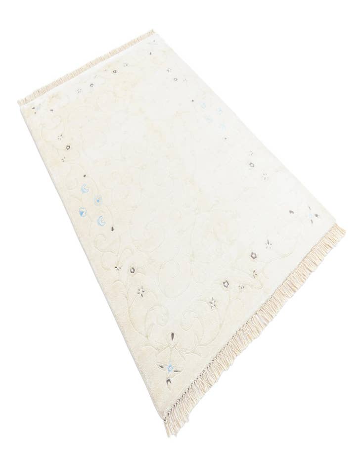 Detail image of  3' 11 x 5' 10 Darya Rug