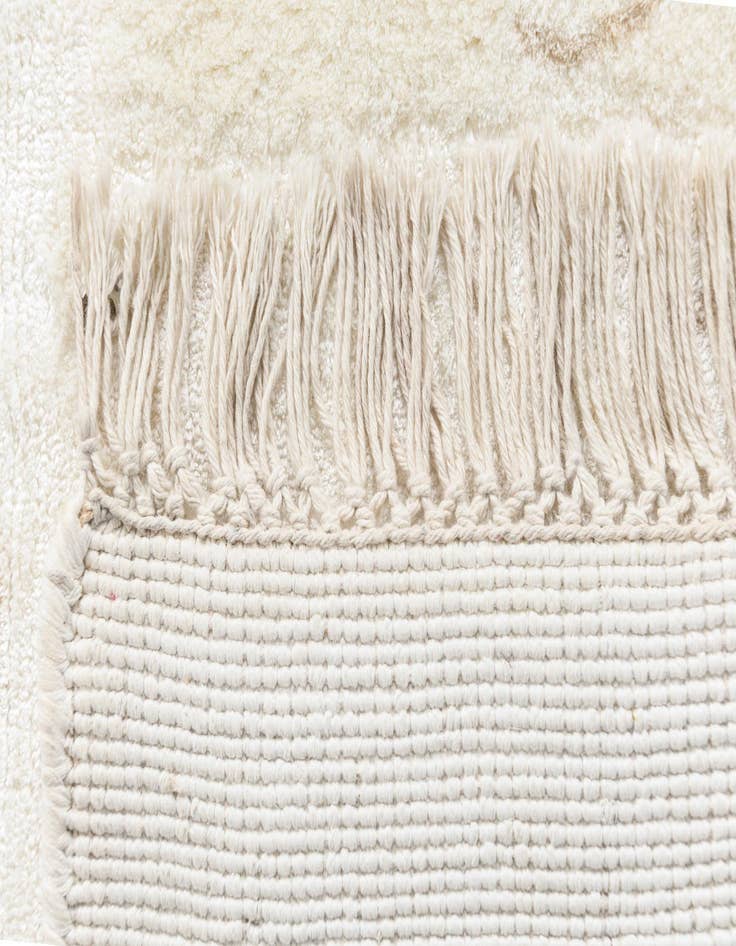 Detail image of  6' 6 x 9' 10 Darya Rug