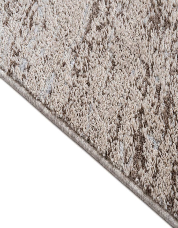 Detail image of  5' 3 x 7' 7 Estate Rug