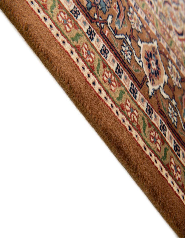 Detail image of  6' 7 x 8' 5  Hand Knotted Farahan Wool Rug