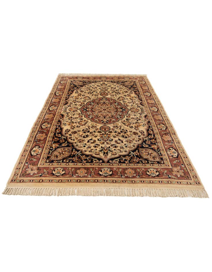 Detail image of  4' 1 x 6' 5  Hand Knotted Farahan Oriental Wool Rug