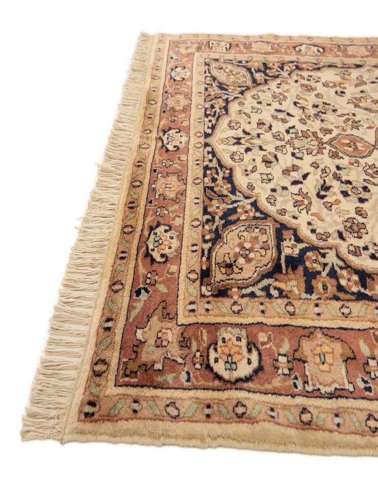 Detail image of  4' 1 x 6' 5  Hand Knotted Farahan Oriental Wool Rug