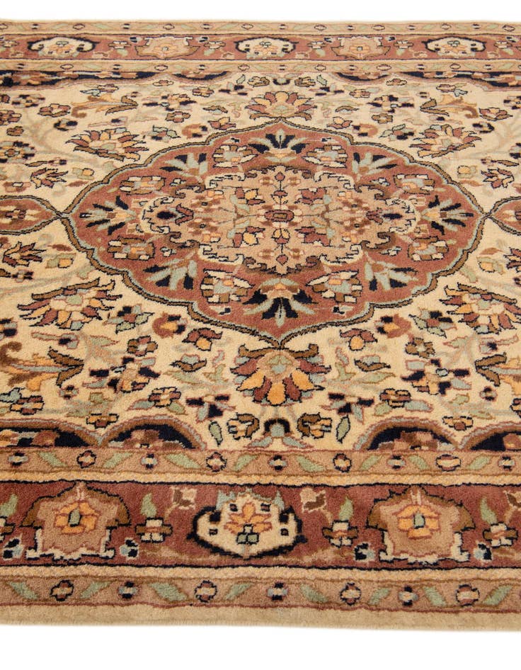Detail image of  4' 1 x 6' 5  Hand Knotted Farahan Oriental Wool Rug