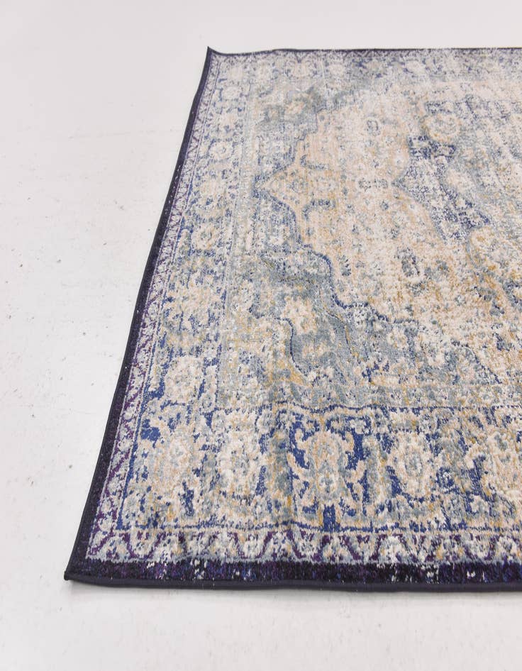 Detail image of  5' 3 x 7' 3 Fleur Rug