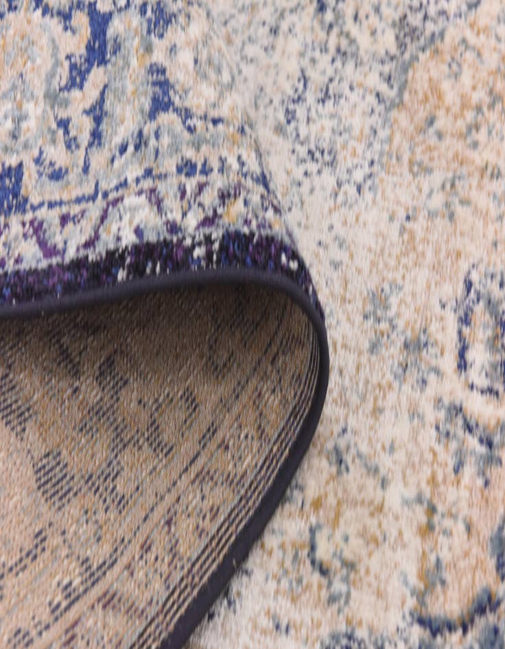 Detail image of  5' 3 x 7' 3 Fleur Rug