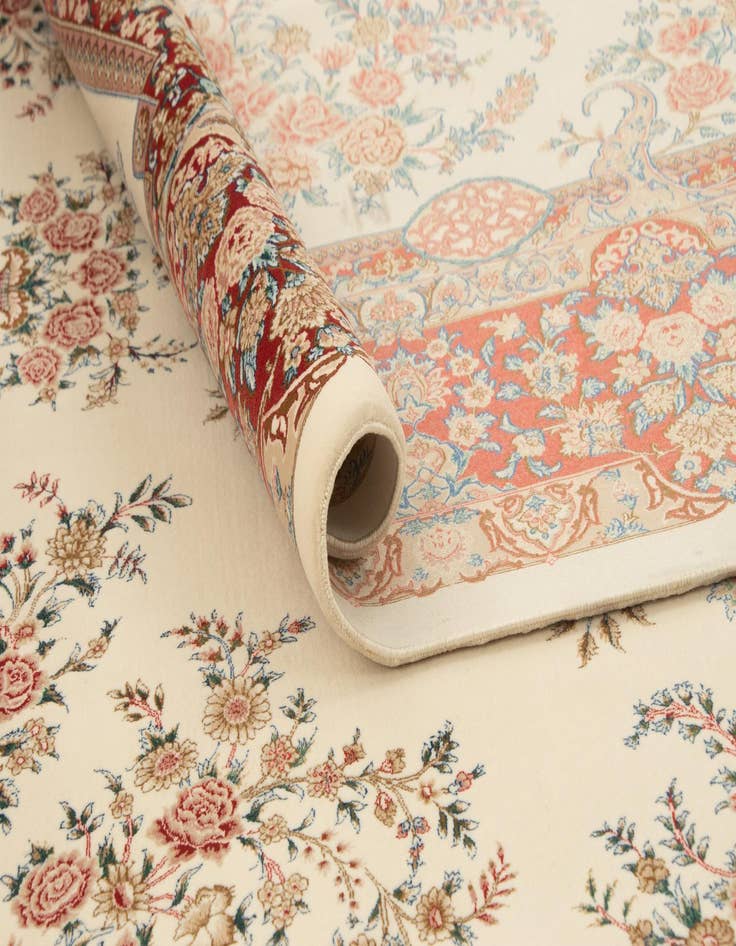 Detail image of  4' 9 x 7' 2 Ghom Design Rug