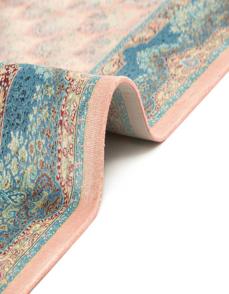 Detail image of  4' 4 x 6' 5 Ghom Design Rug