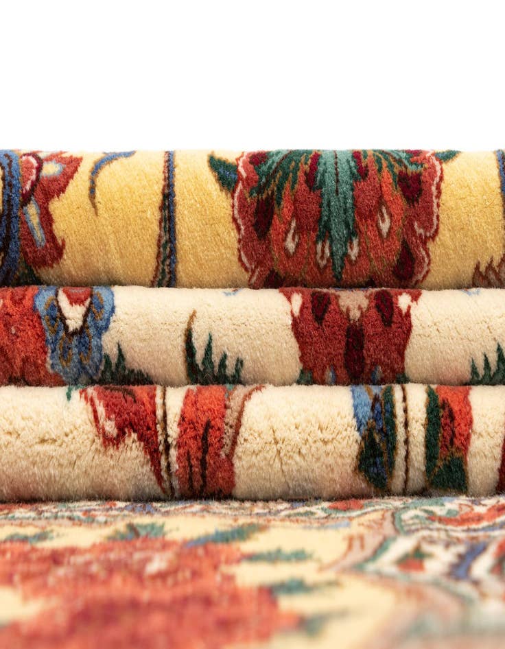 Detail image of  9' 7 x 13' 11 Ghom Wool Rug