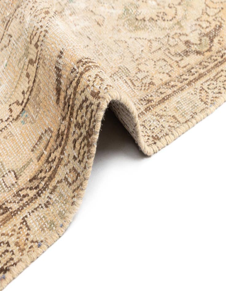 Detail image of  5' 6 x 8' 7 Hamedan Wool Rug