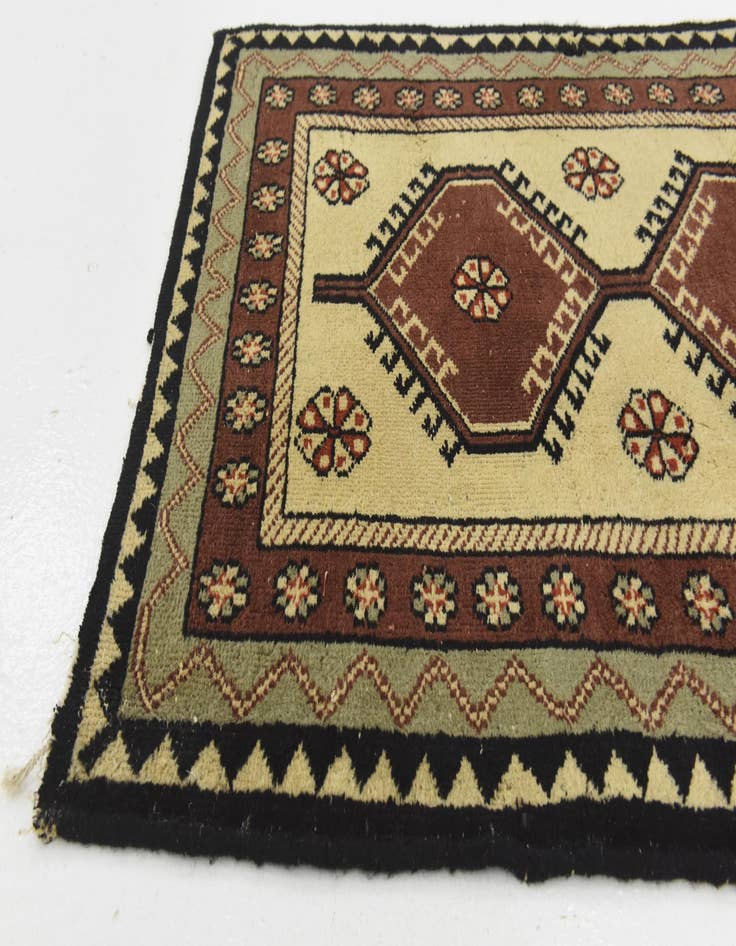 Detail image of  3' x 5' 3  Hand Knotted Hamedan Wool Rug