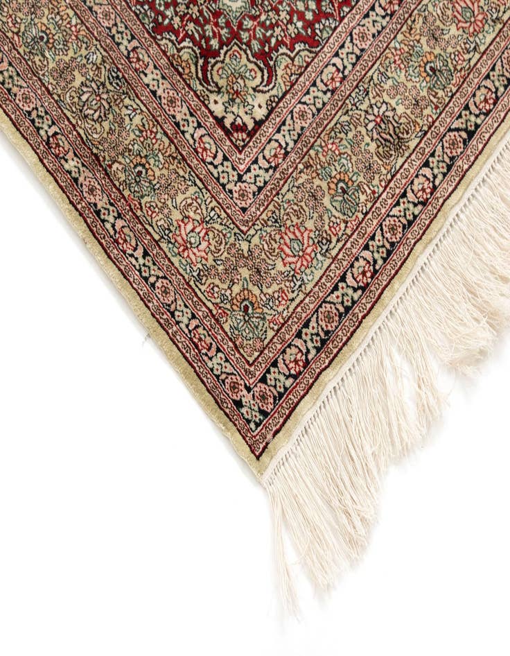 Detail image of 2' 11 x 4' 11 Hand Knotted Hereke Rug