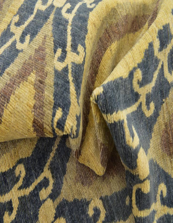 Detail image of  5' x 6' 5  Hand Knotted Ikat Rug