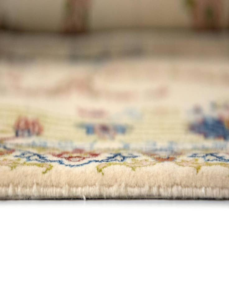 Detail image of  3' 6 x 5' 8 Isfahan Rug