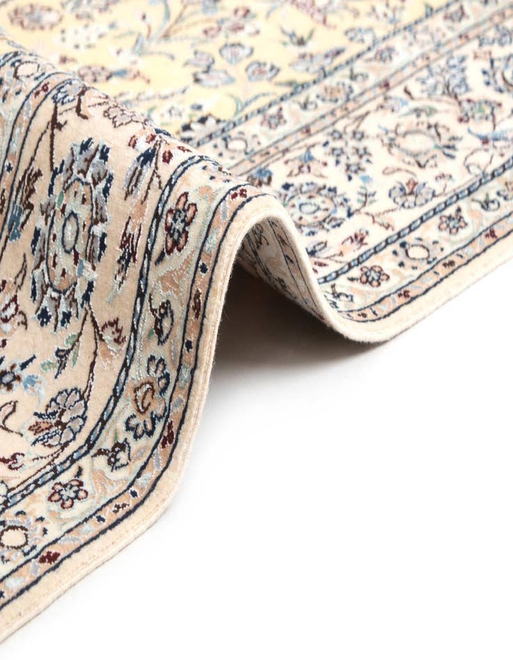 Detail image of  4' 11 x 7' 11  Hand Knotted Isfahan Rug