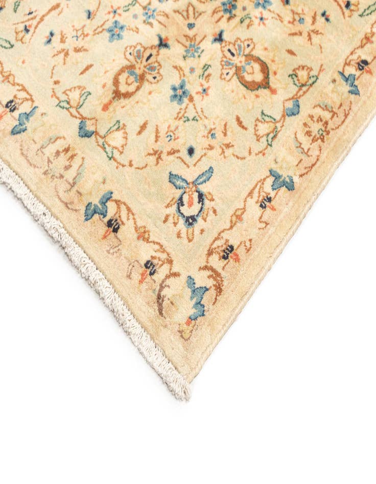 Detail image of  6' 4 x 9' 11 Kashan Rug