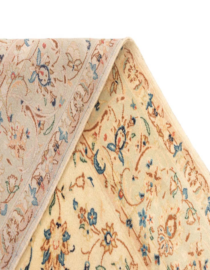 Detail image of  6' 4 x 9' 11 Kashan Rug